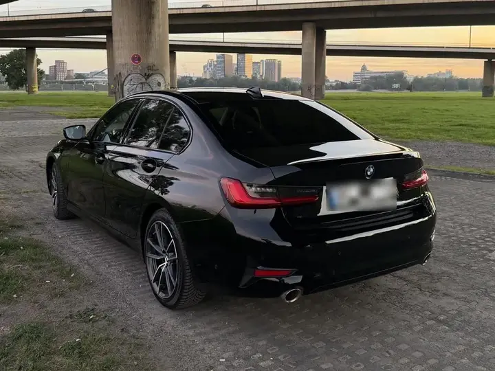 BMW 330E