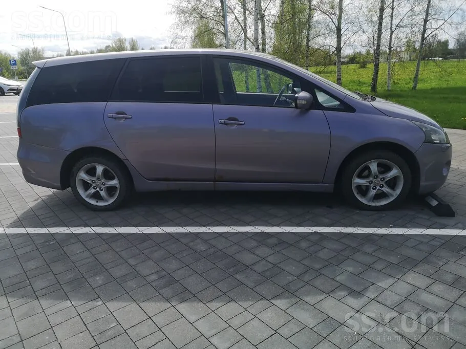 Mitsubishi Grandis 2005 photo 3