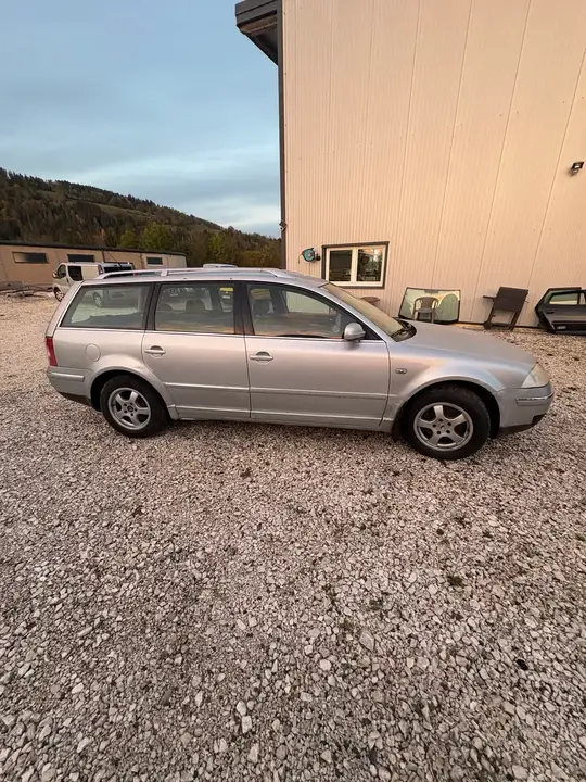 Volkswagen Passat 2003 photo 2