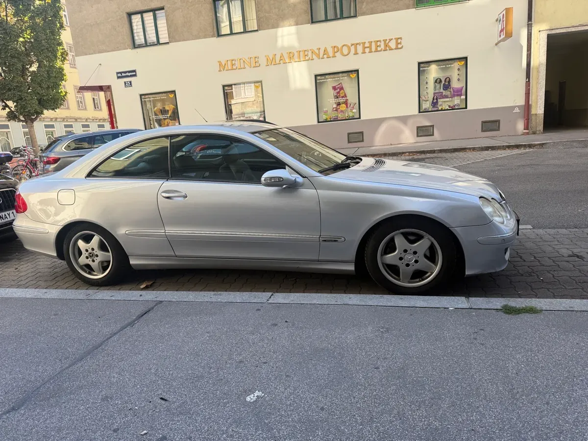 Mercedes-Benz Clk-Class 2008 photo 2