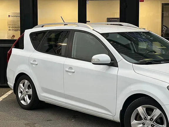 Kia Ceed 2011 photo 4