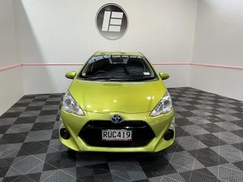 Toyota Aqua 2015 photo 3