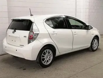 Toyota Aqua 2012 photo 3
