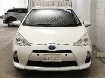 Toyota Aqua 2012 photo 5