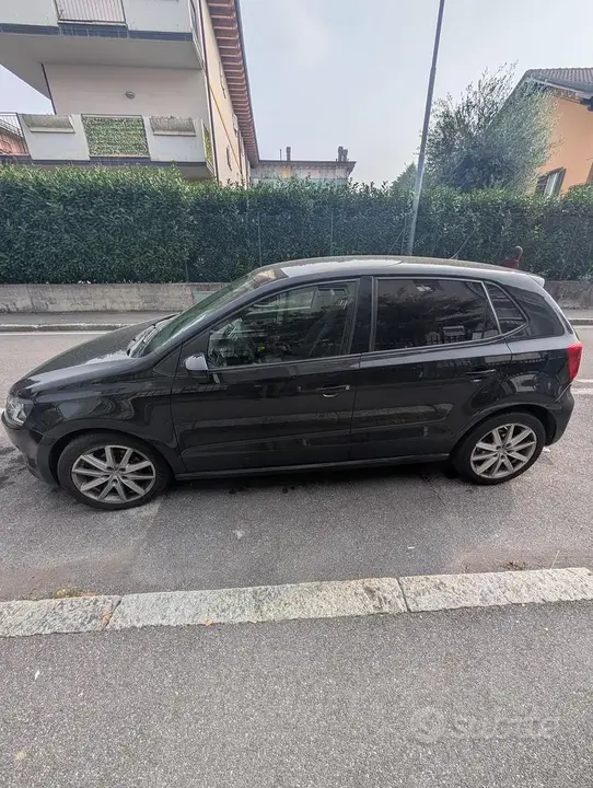 Volkswagen Polo 2011 photo 2