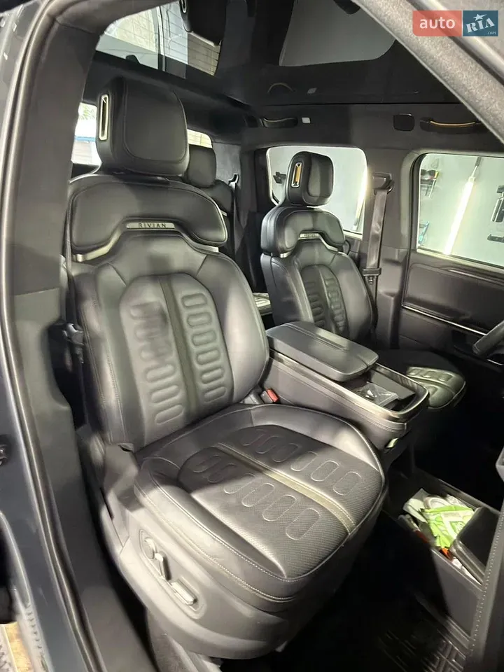 Rivian R1T 2022 photo 2