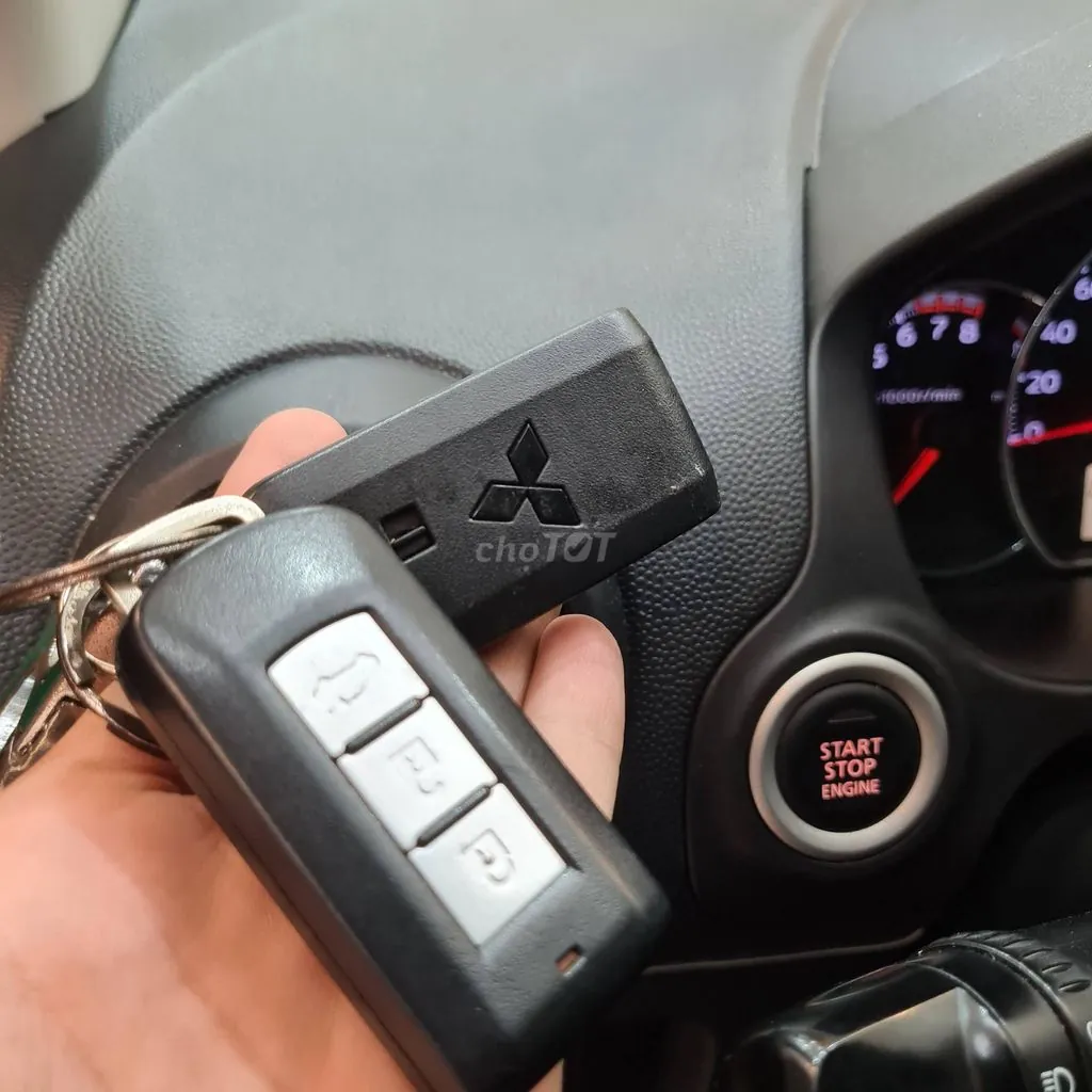 Mitsubishi Attrage 2022 photo 3