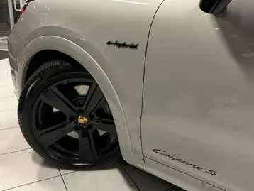 Porsche Cayenne 2025 photo 2