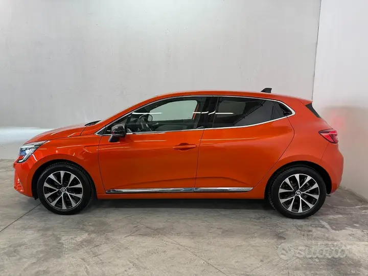 Renault Clio 2023 photo 2