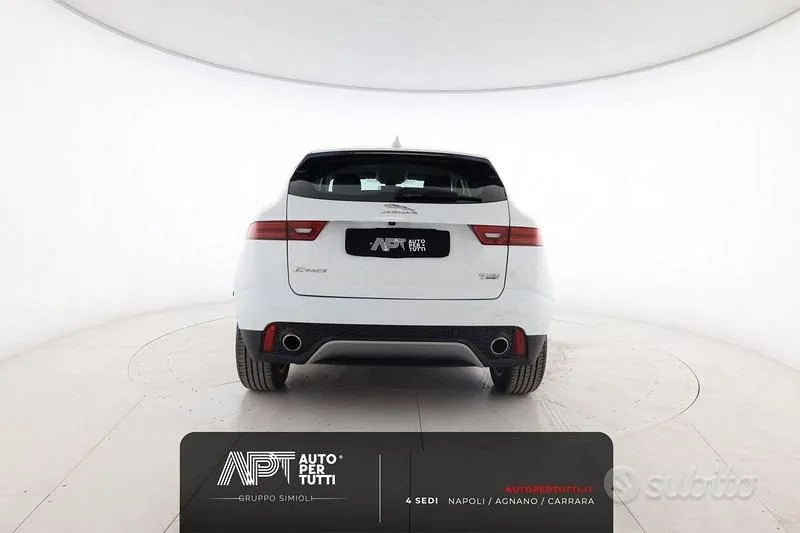 Jaguar E-Pace 2018 photo 4