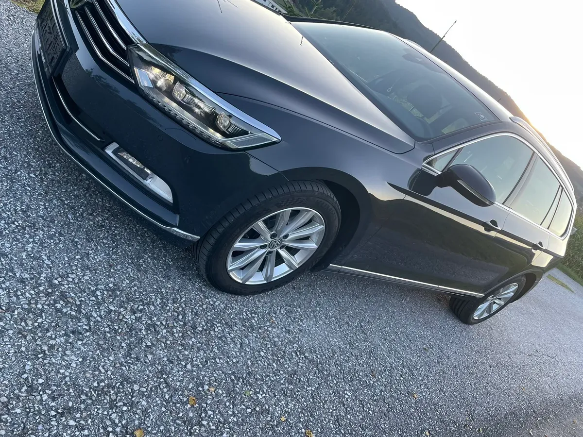 Volkswagen Passat 2018 photo 2
