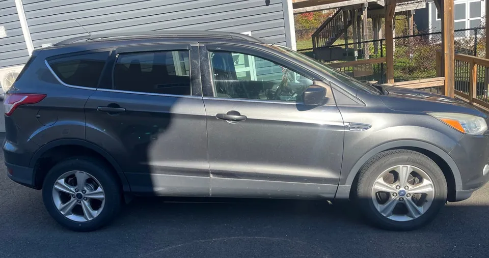 Ford Escape 2015 photo 2
