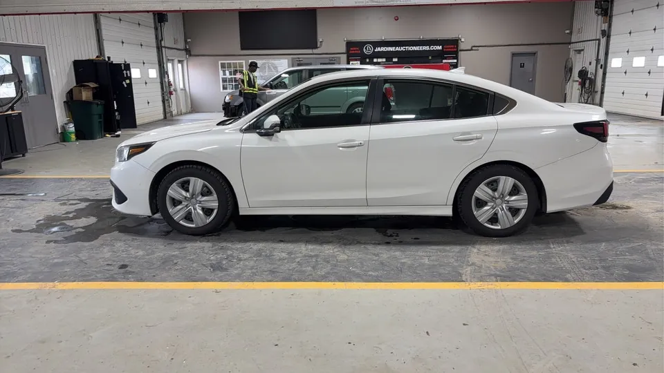 Subaru Legacy 2020 photo 2