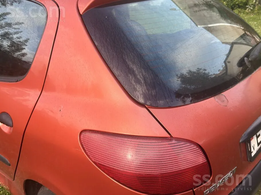 Peugeot 206 2001 photo 2