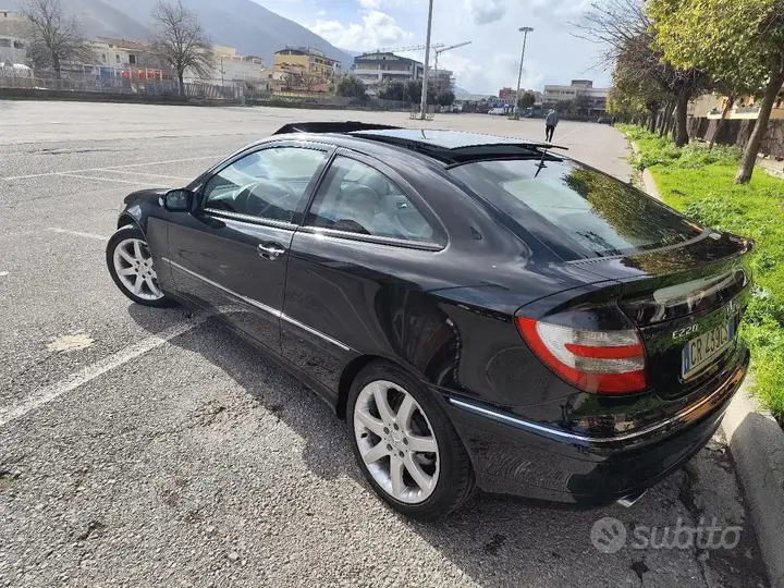 Mercedes-Benz C 2004 photo 4