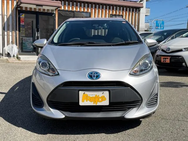 Toyota Aqua S 2017 photo 5