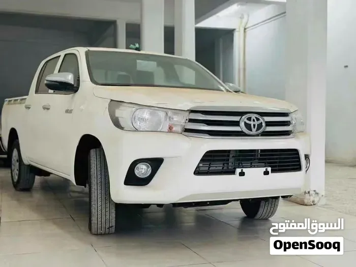 Toyota Hilux 2024 photo 2