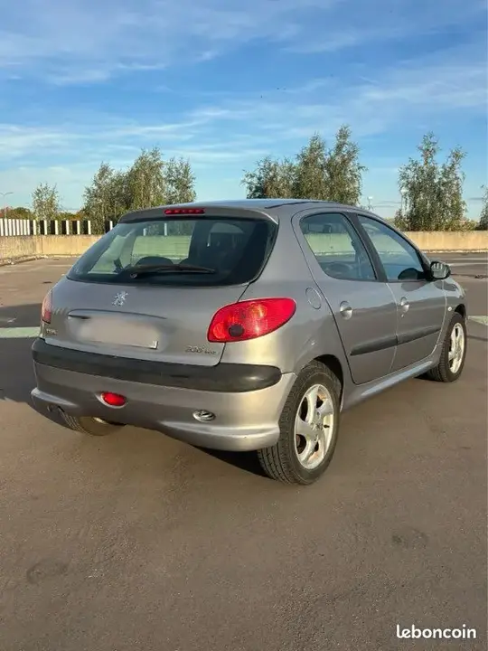 Peugeot 206 2005 photo 2
