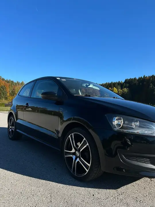 Volkswagen Polo 2011 photo 2