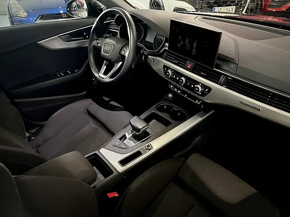 Audi A4 2023 photo 4
