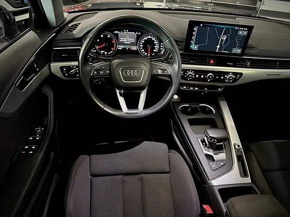 Audi A4 2023 photo 3