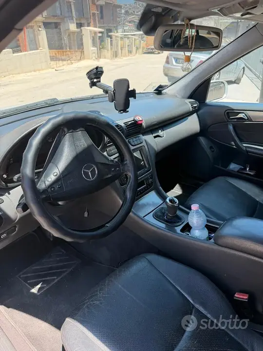 Mercedes-Benz C-Class 2004 photo 4