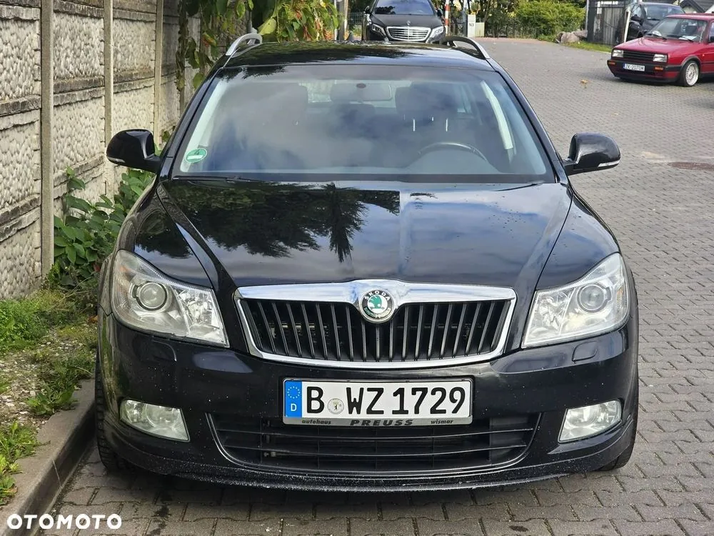 Skoda Octavia 2012 photo 2