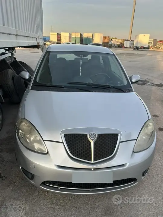Lancia Ypsilon