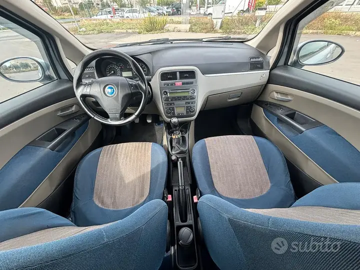 Fiat Grande Punto 2006 photo 5