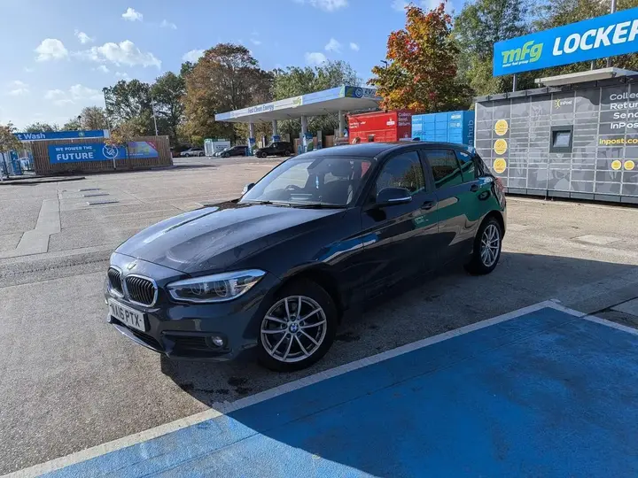 BMW 1 Series 2016 photo 2