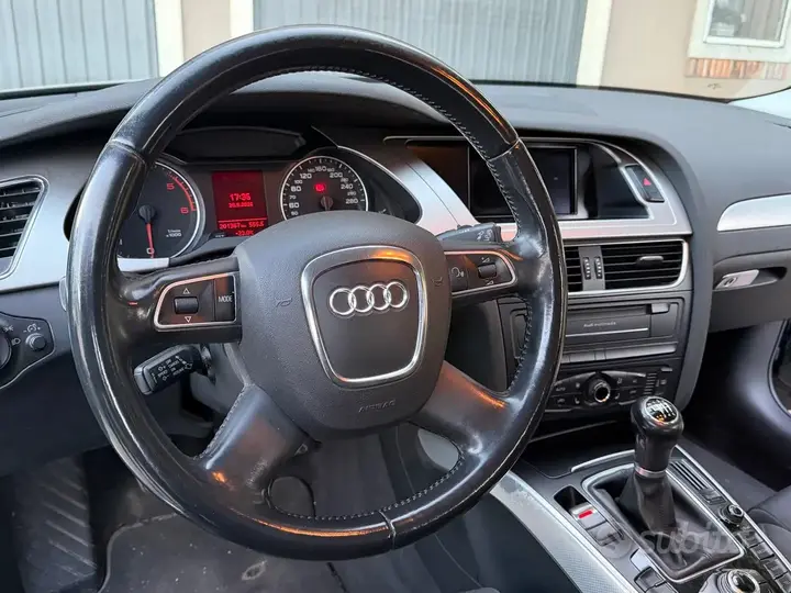 Audi A4 Avant 2010 photo 4