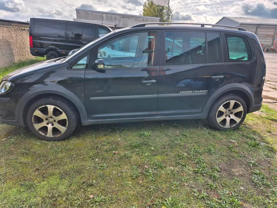 Volkswagen Cross Touran