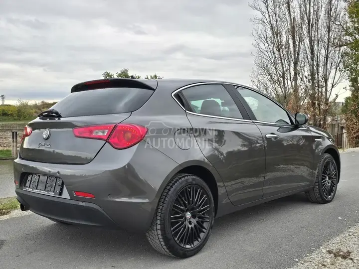 Alfa Romeo Giulietta 2014 photo 5