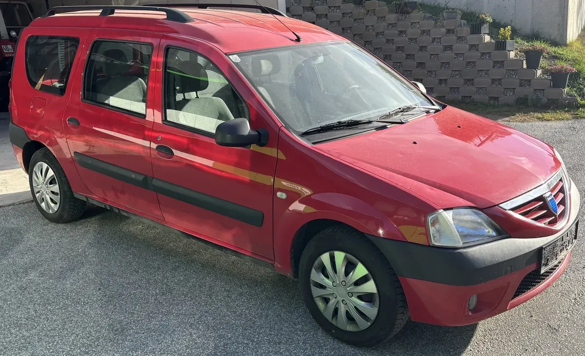 Dacia Logan 2007 photo 2