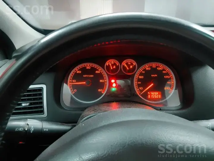 Peugeot 307 2004 photo 5