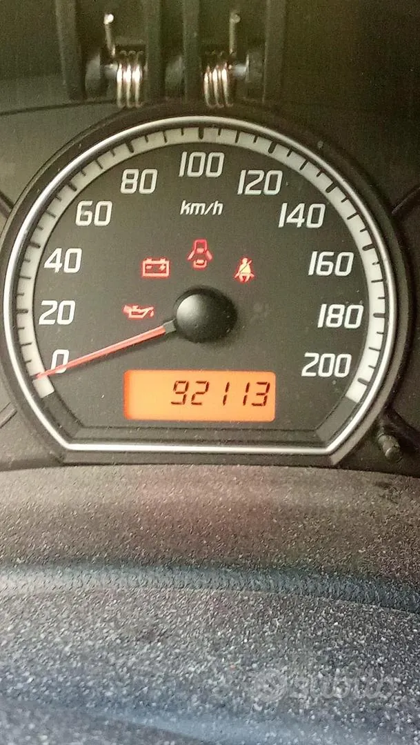 Suzuki Swift 2009 photo 3