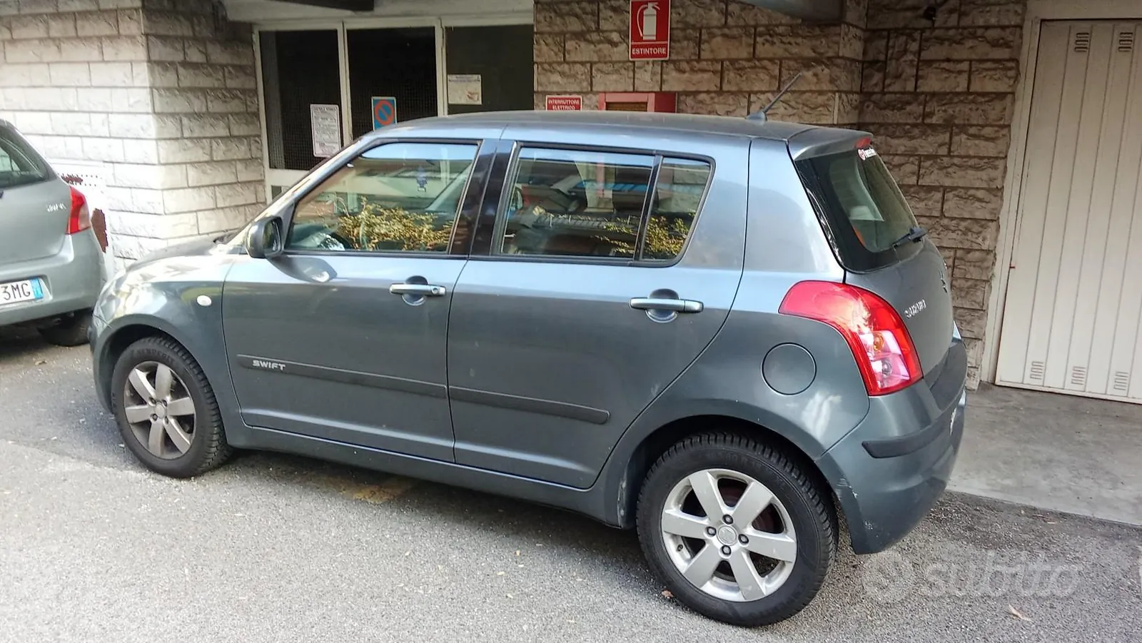 Suzuki Swift 2009 photo 2