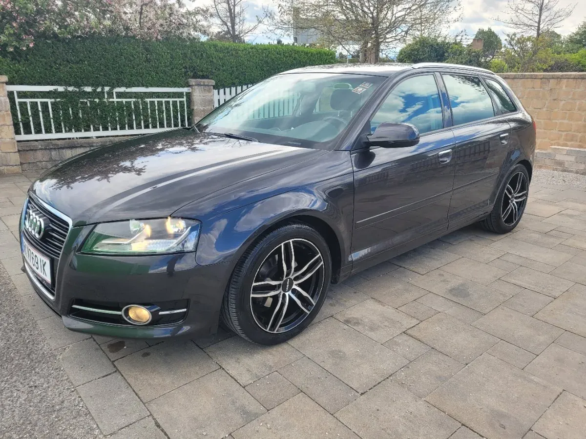 Audi A3 2012 photo 2