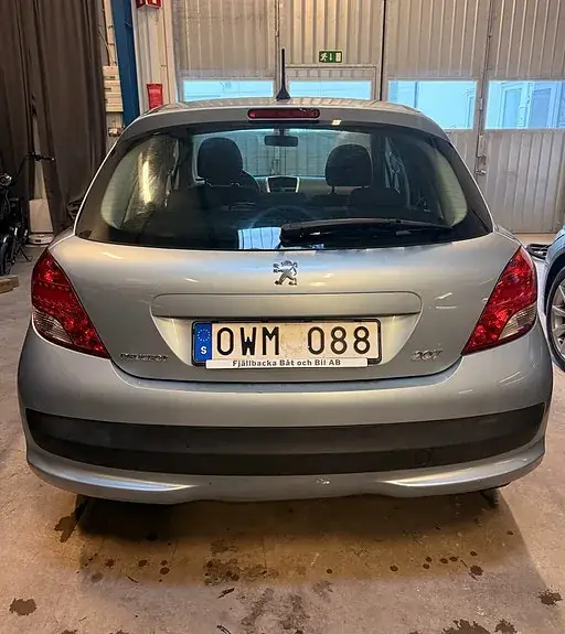 Peugeot 207 2010 photo 4