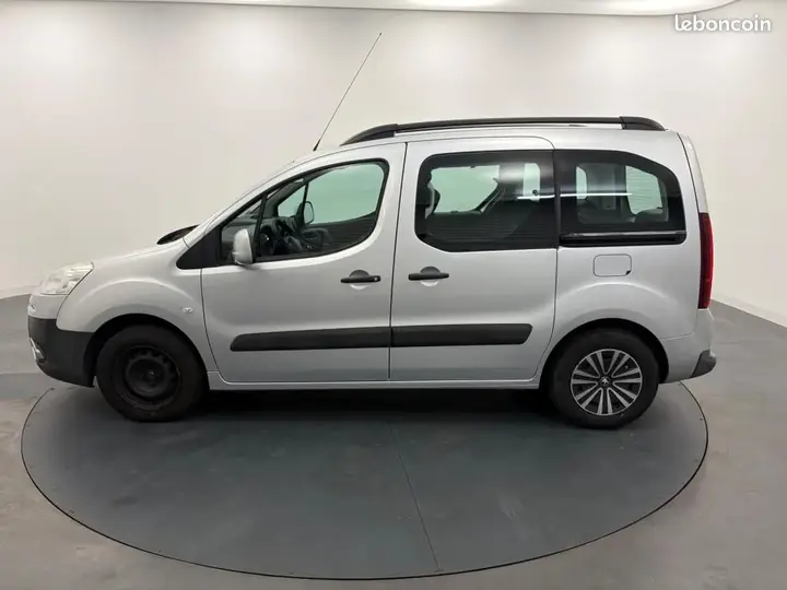 Peugeot Partner Tepee 2014 photo 2