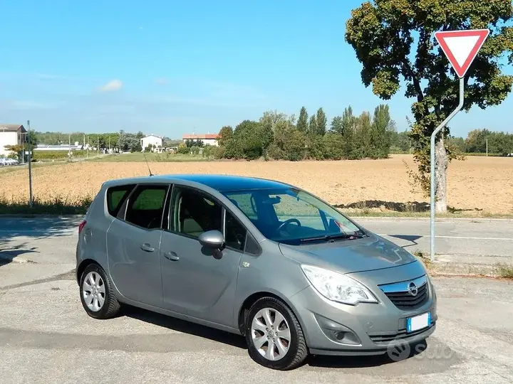 Opel Meriva 2011 photo 2