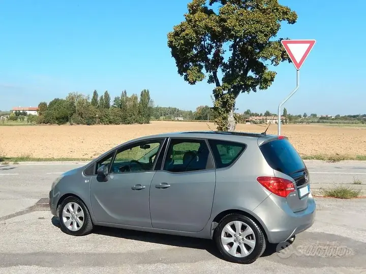 Opel Meriva 2011 photo 4