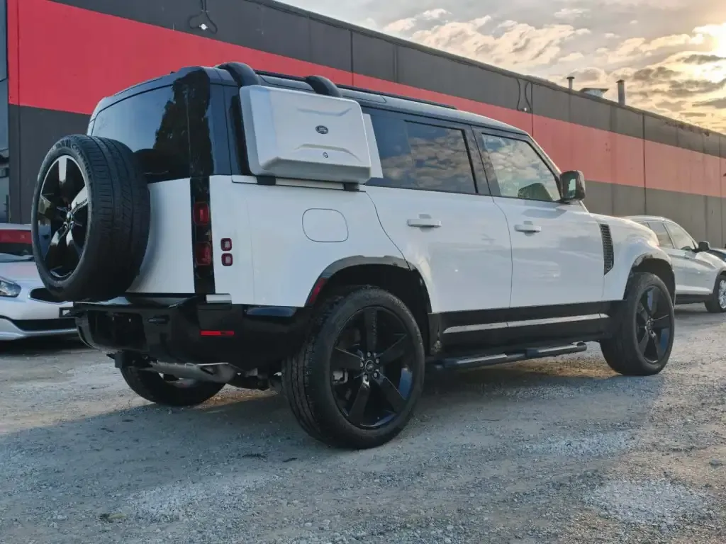 Land Rover Defender 2024 photo 5