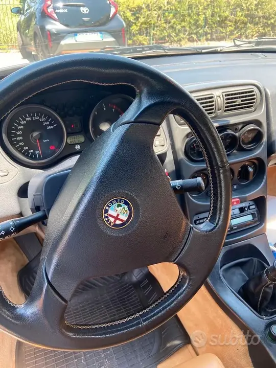 Alfa Romeo Gtv 1997 photo 3