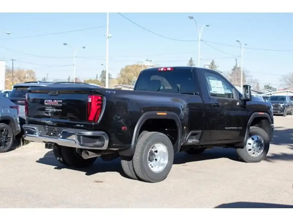GMC Sierra 3500Hd 2026 photo 3