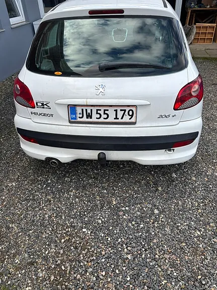Peugeot 206 2012 photo 5