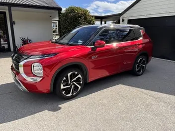 Mitsubishi Outlander 2023 photo 2