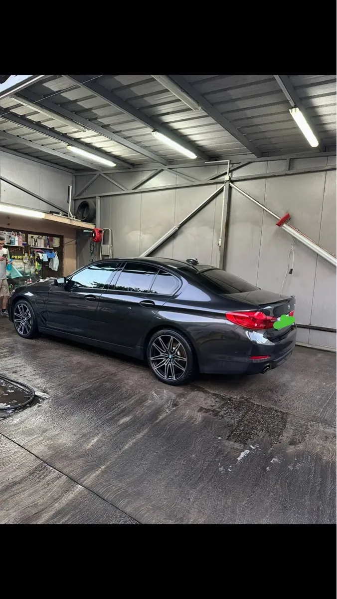 BMW 5 Series 2019 photo 2
