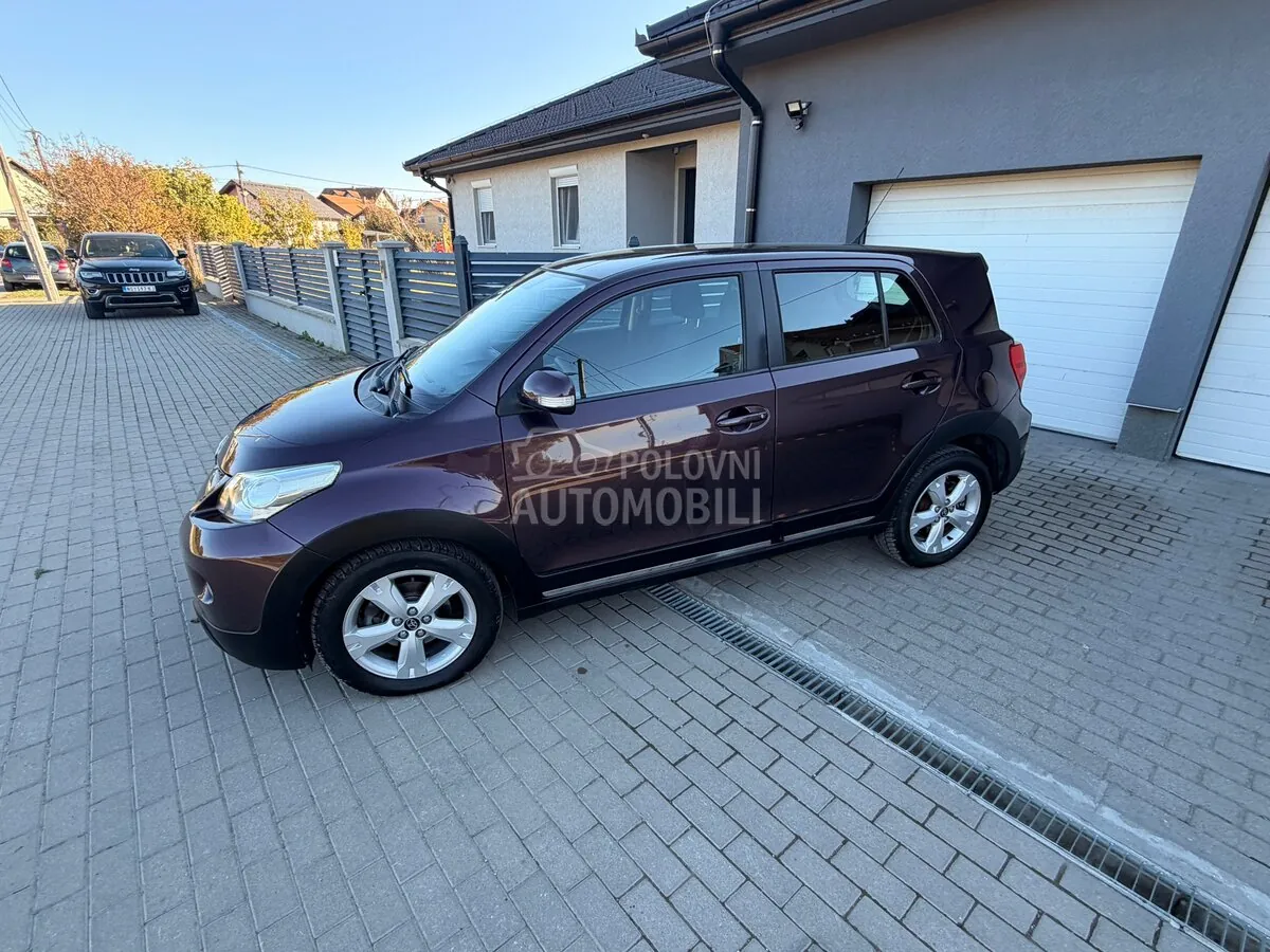 Toyota Urban Cruiser 2010 photo 2