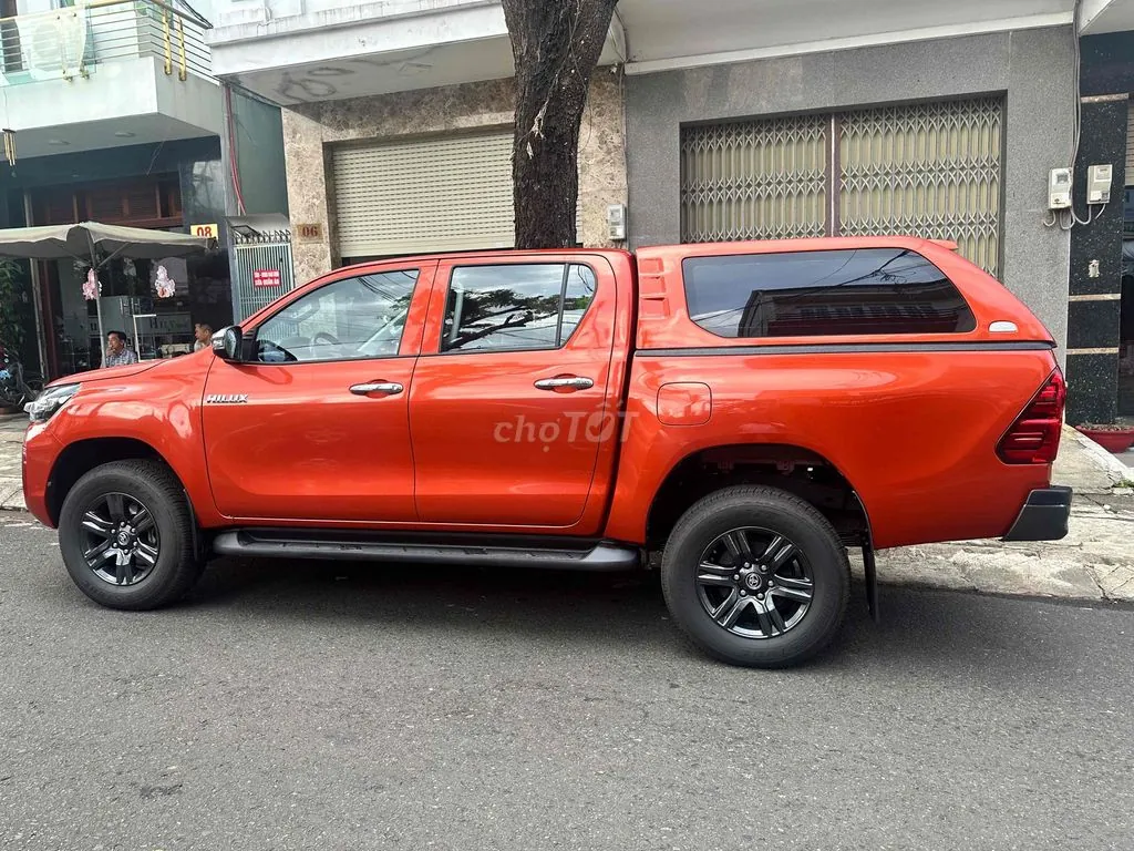 Toyota Hilux 2021 photo 2